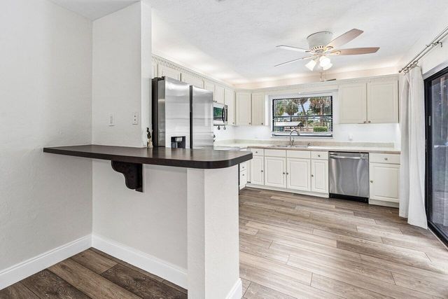 2101 N Palm Circle, North Palm Beach, FL 33408