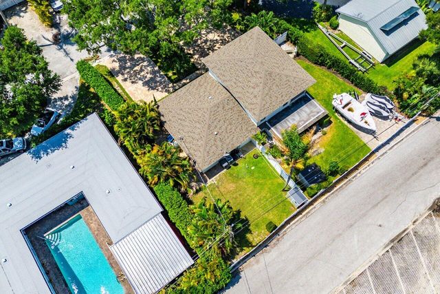 2101 N Palm Circle, North Palm Beach, FL 33408