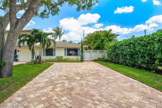 2101 N Palm Circle, North Palm Beach, FL 33408