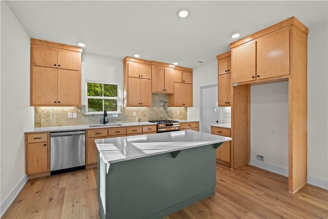 634 S Happy Hollow Road, Fayetteville, AR 72701