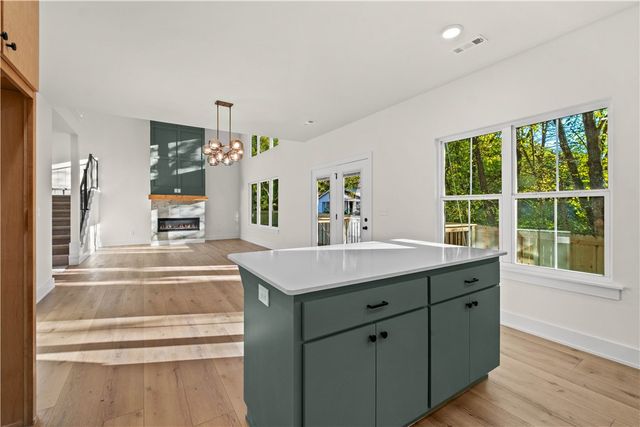 634 S Happy Hollow Road, Fayetteville, AR 72701