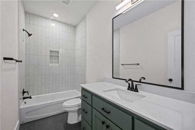 634 S Happy Hollow Road, Fayetteville, AR 72701