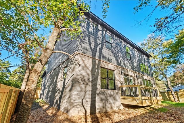 634 S Happy Hollow Road, Fayetteville, AR 72701