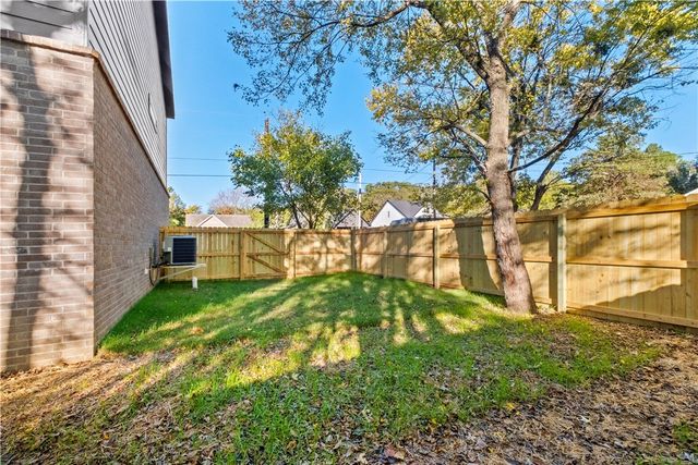 634 S Happy Hollow Road, Fayetteville, AR 72701