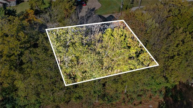 634 S Happy Hollow Road, Fayetteville, AR 72701