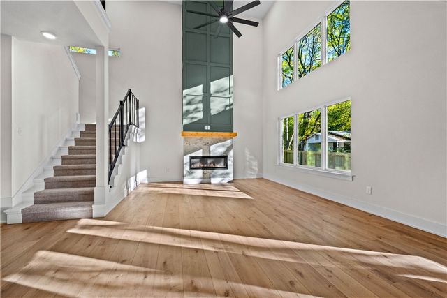 634 S Happy Hollow Road, Fayetteville, AR 72701