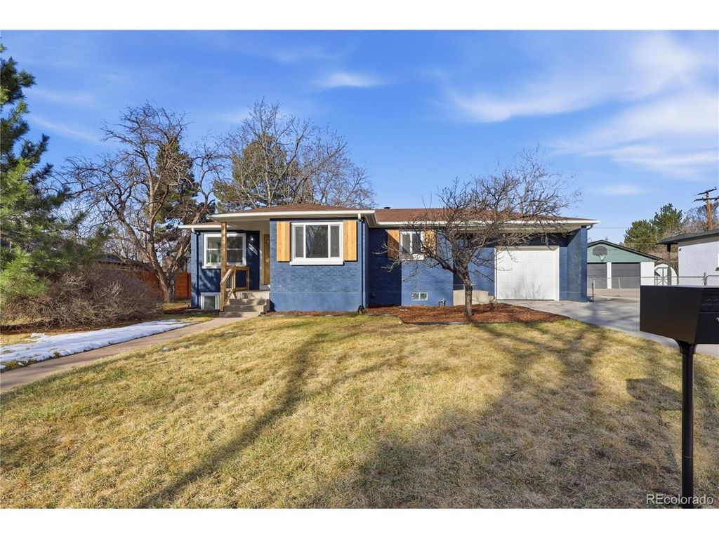2115 Upham St, Lakewood, CO 80214