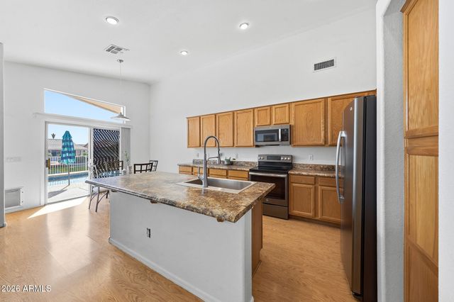 6751 W MONONA Drive, Glendale, AZ 85308