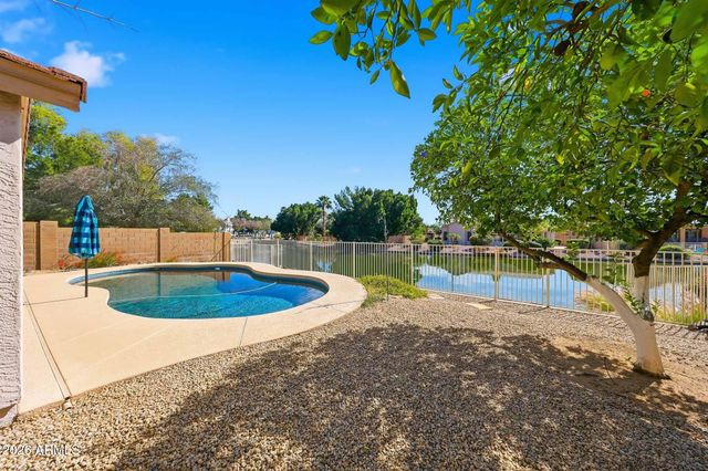 6751 W MONONA Drive, Glendale, AZ 85308