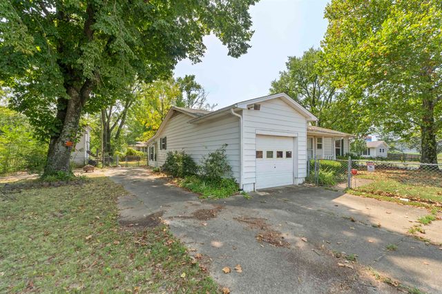 1705 School Drive, Jacksonville, AR 72076