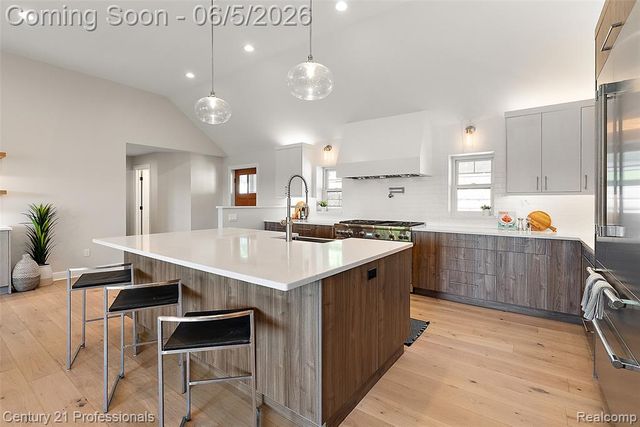1420 Pettibone Lake Road, Highland, MI 48356