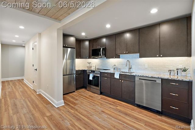 1420 Pettibone Lake Road, Highland, MI 48356