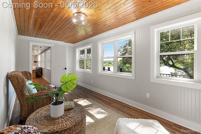 1420 Pettibone Lake Road, Highland, MI 48356