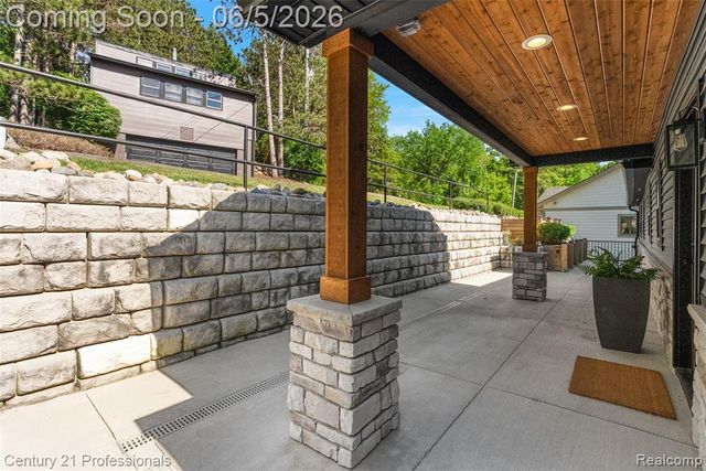 1420 Pettibone Lake Road, Highland, MI 48356