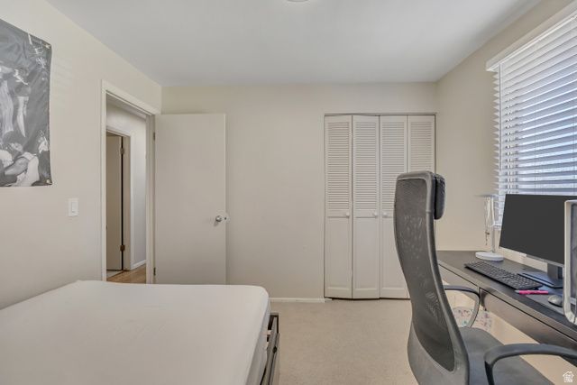 2600 E OAK CREEK DR, Sandy, UT 84093