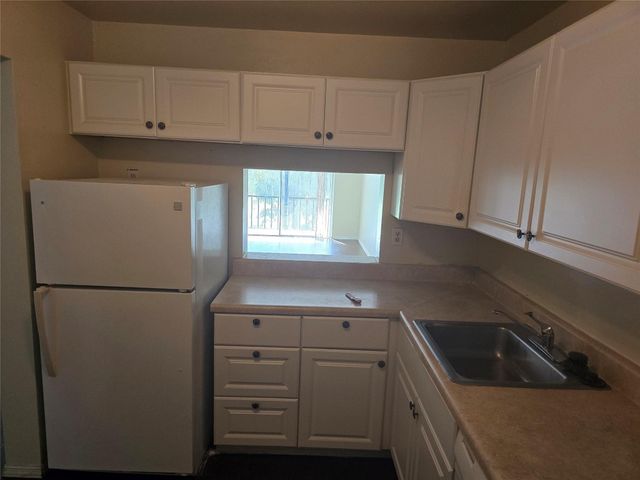 8000 Fairview Drive 205, Tamarac, FL 33321