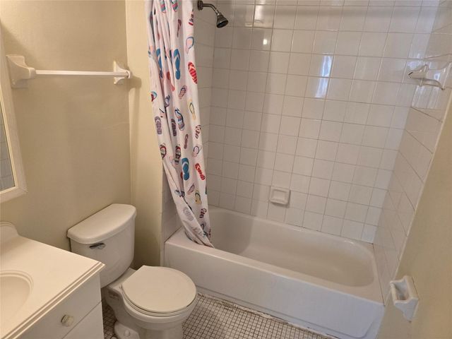 8000 Fairview Drive 205, Tamarac, FL 33321