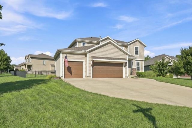 2298 W Hazelwood Street, Olathe, KS 66061