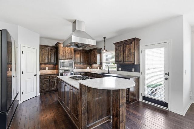 2298 W Hazelwood Street, Olathe, KS 66061