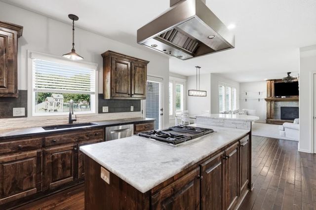 2298 W Hazelwood Street, Olathe, KS 66061