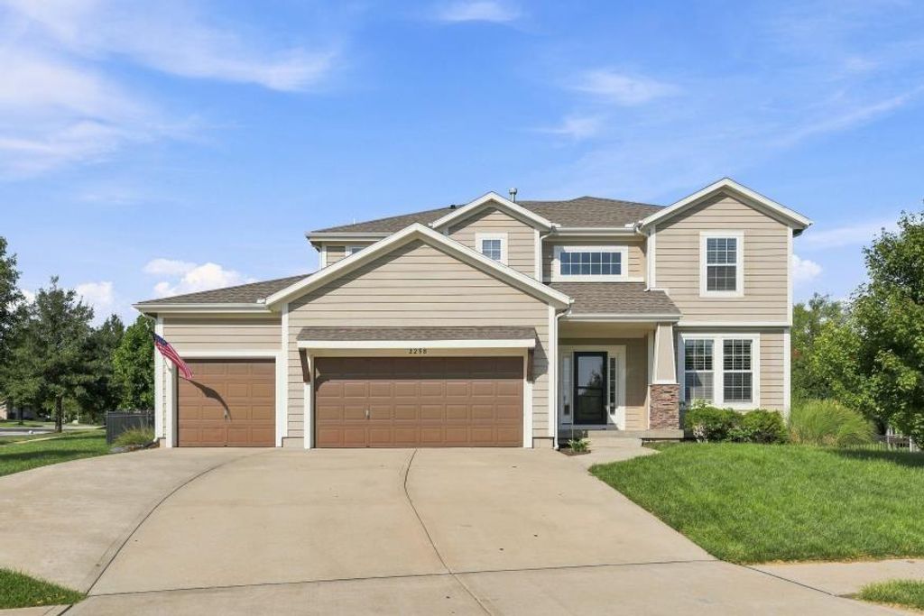 2298 W Hazelwood Street, Olathe, KS 66061