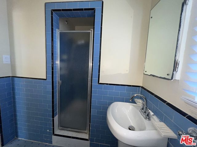 1306 S Mansfield Avenue, Los Angeles, CA 90019