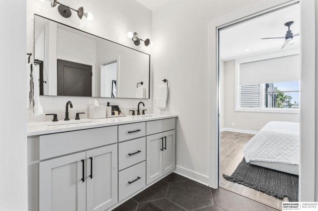 1007 Johnston Plaza, Omaha, NE 68108