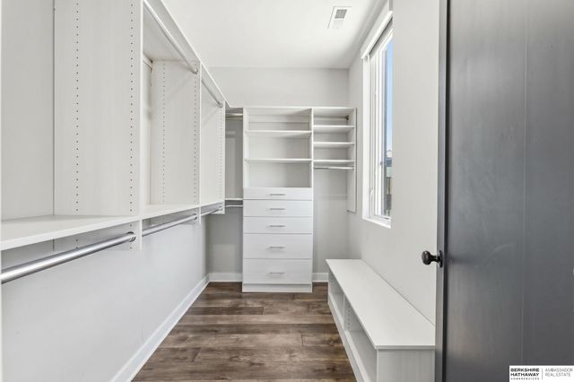 1007 Johnston Plaza, Omaha, NE 68108