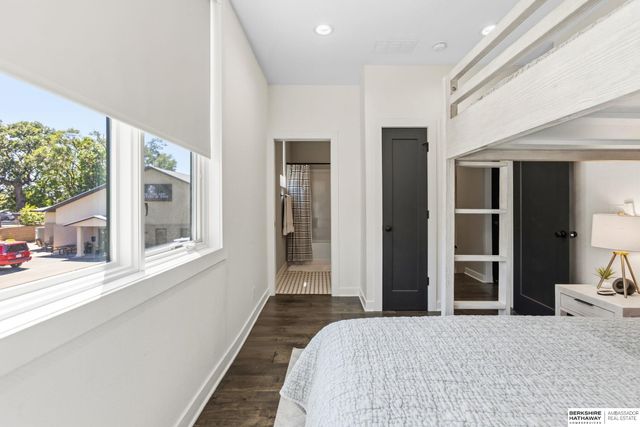 1007 Johnston Plaza, Omaha, NE 68108