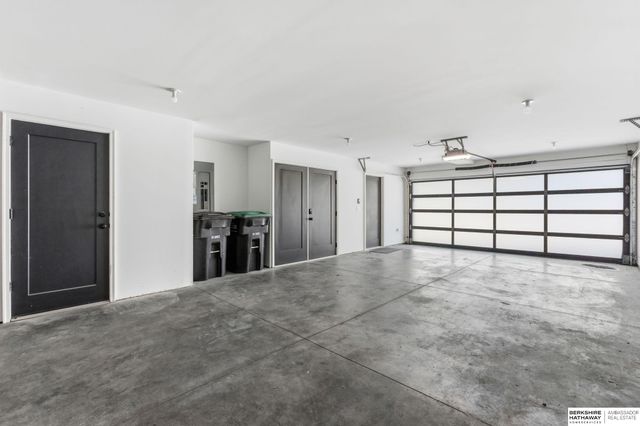 1007 Johnston Plaza, Omaha, NE 68108