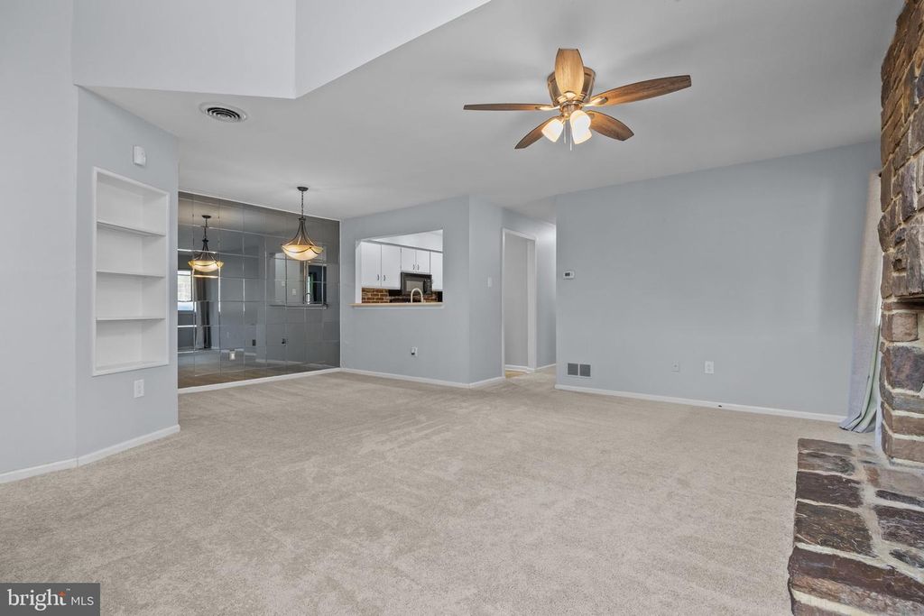 Image 6 of property listing at 45 BROOKSIDE CT #45, Horsham, PA 19044