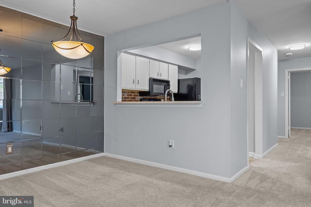 Image 9 of property listing at 45 BROOKSIDE CT #45, Horsham, PA 19044