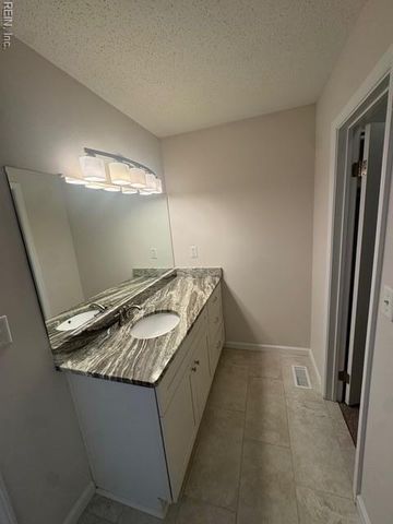 809 Chimney Hill PW, Virginia Beach, VA 23462