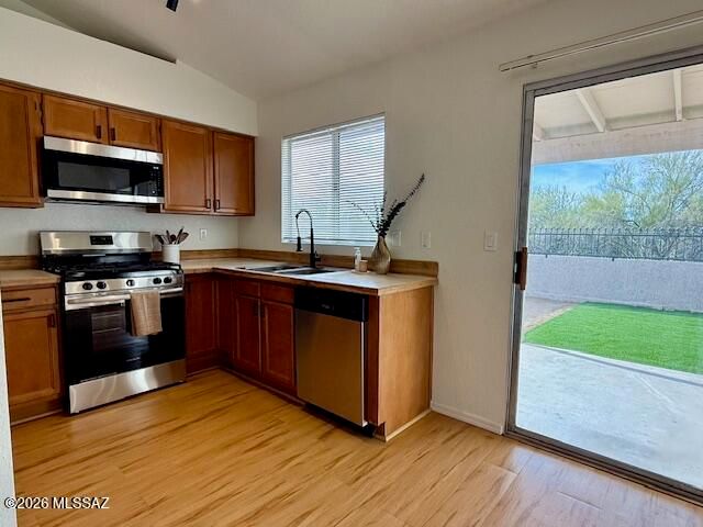 8141 N Streamside Avenue, Tucson, AZ 85741