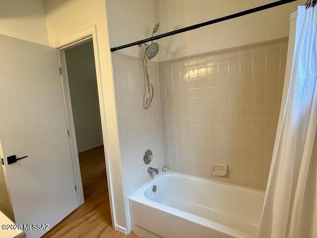 8141 N Streamside Avenue, Tucson, AZ 85741