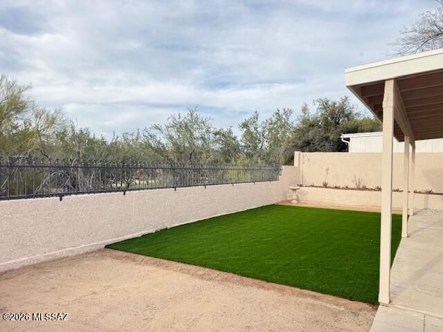 8141 N Streamside Avenue, Tucson, AZ 85741