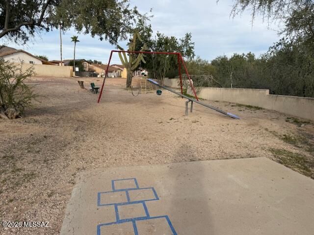 8141 N Streamside Avenue, Tucson, AZ 85741