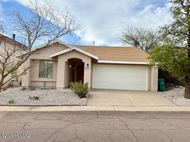 8141 N Streamside Avenue, Tucson, AZ 85741