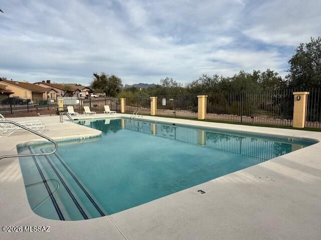 8141 N Streamside Avenue, Tucson, AZ 85741