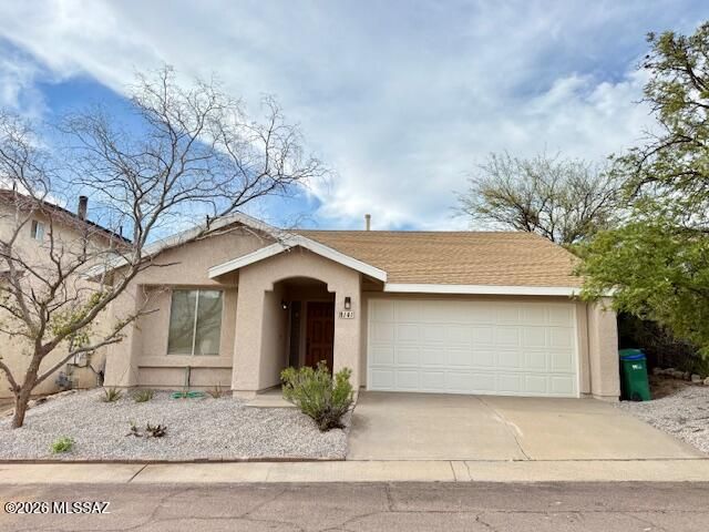 8141 N Streamside Avenue, Tucson, AZ 85741