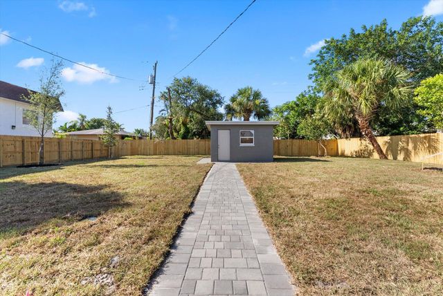 829 Bayberry Drive A, West Palm Beach, FL 33403
