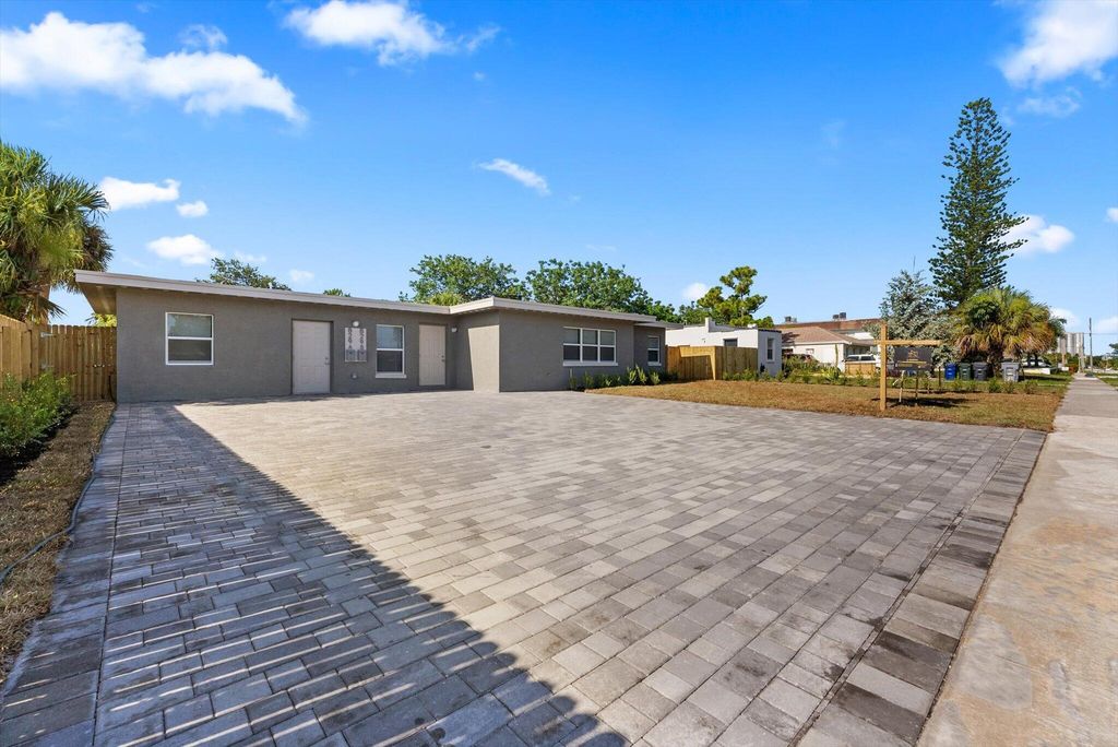 829 Bayberry Drive A, West Palm Beach, FL 33403