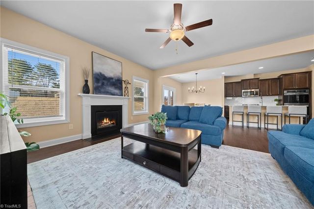 5619 Glad Acres Road, Pfafftown, NC 27040