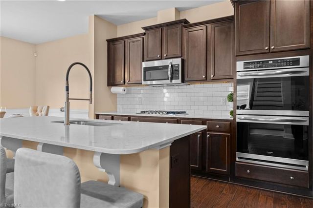 5619 Glad Acres Road, Pfafftown, NC 27040