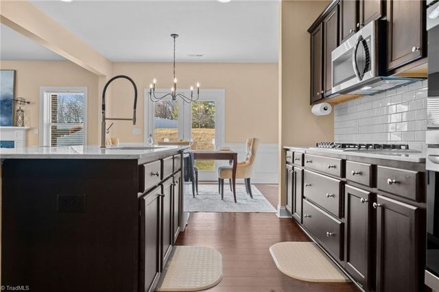 5619 Glad Acres Road, Pfafftown, NC 27040