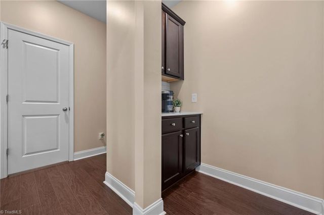 5619 Glad Acres Road, Pfafftown, NC 27040