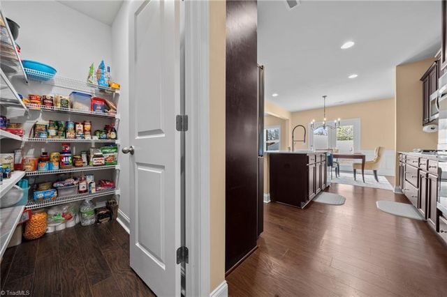 5619 Glad Acres Road, Pfafftown, NC 27040