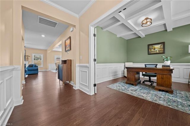 5619 Glad Acres Road, Pfafftown, NC 27040