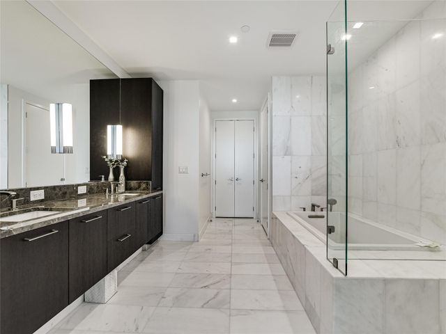 501 West Ave 2004, Austin, TX 78701