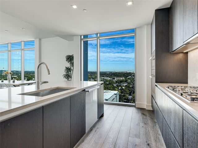 501 West Ave 2004, Austin, TX 78701